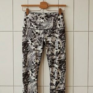 Monochrome Abstract Print High Waisted Leggings Black White Yoga Pants Medium